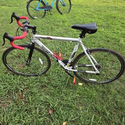 Bicycle Genesis Saber Road Bike