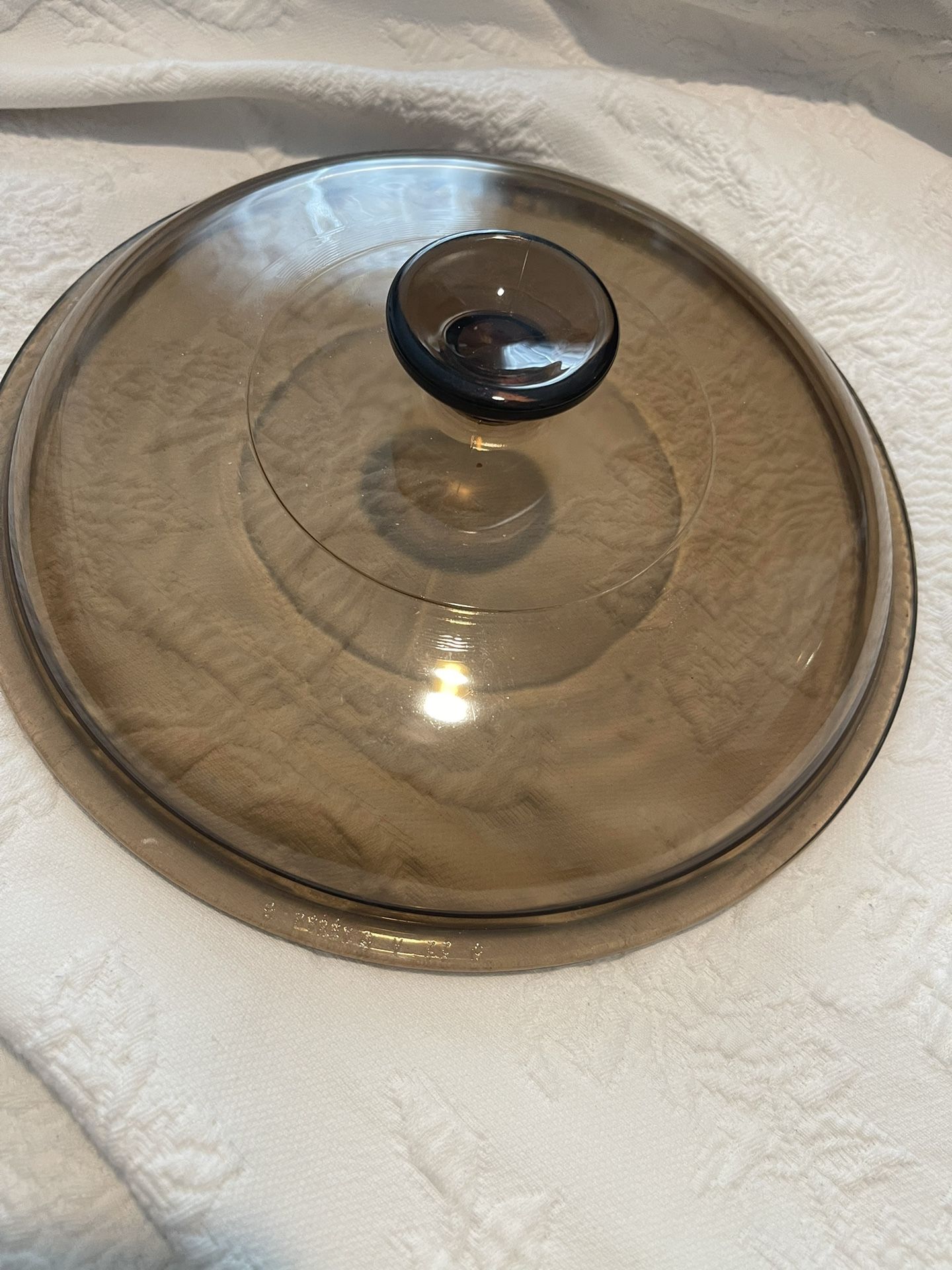 PYREX 9 1/4” Amber Lid In New Condition