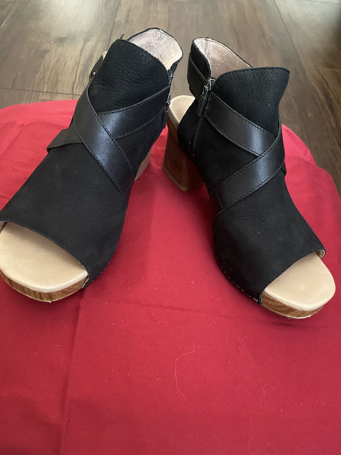 DANSKO Shoes Arlene Black Nubuck Platform Sandal size 7.5
