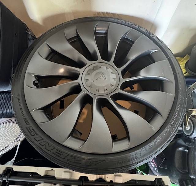 Set of 4 - 21" Tesla Model Y Uberturbine 2020-2025 OEM Tesla Wheels And Tires