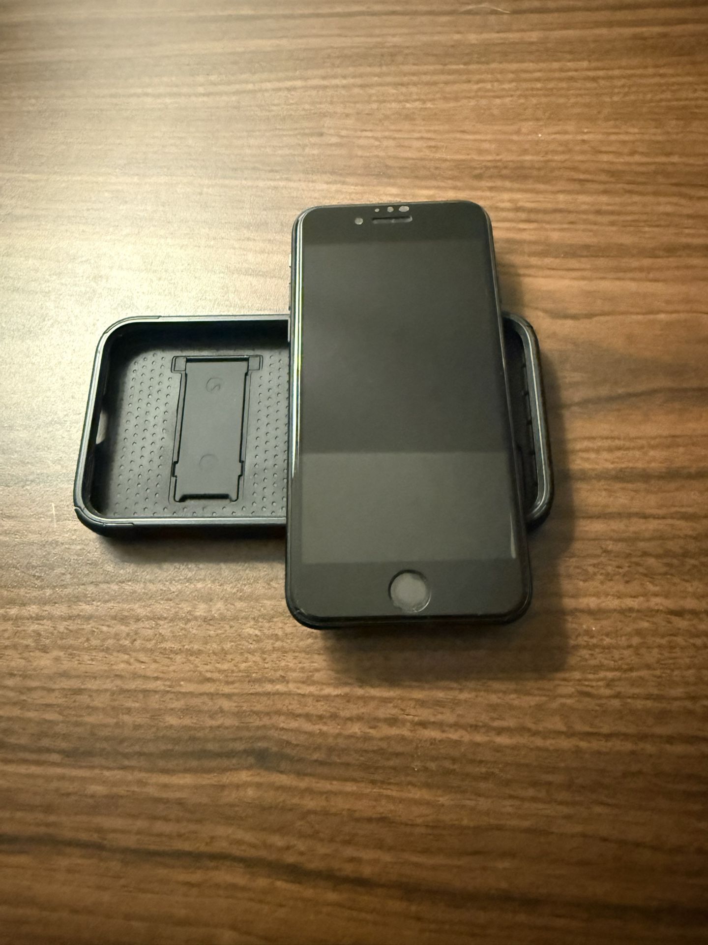 iPhone SE 64GB Unlocked for any carrier.