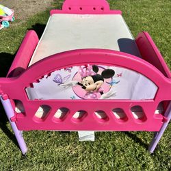 Minnie Mouse Toddler Bed