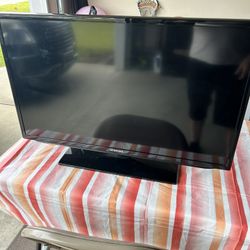 32” Samsung Flat Screen TV