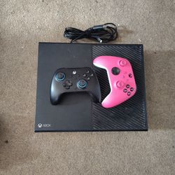 Xbox One 1 Tb With Gamesir Controller And Xbox Series X Controller 