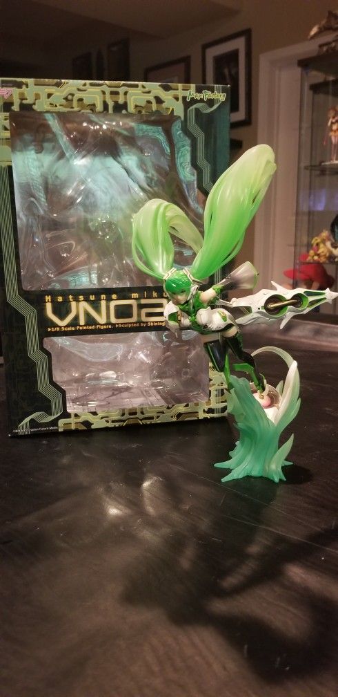Max Factory Hatsune Miku PVC Figure (VN02 mix Version) Statue