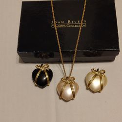 Joan Rivers Gift Wrapped Heart Pendant Necklace Pink Faux Pearl Gold ToneBeautiful signed Joan Rivers heart pendant necklace featuring a pink faux pea
