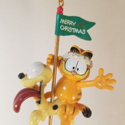 1996 Garfield and Odie on Carousel PAW