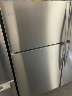 Whirlpool Top Mount Refrigerator Stainless Steel with IceMaker