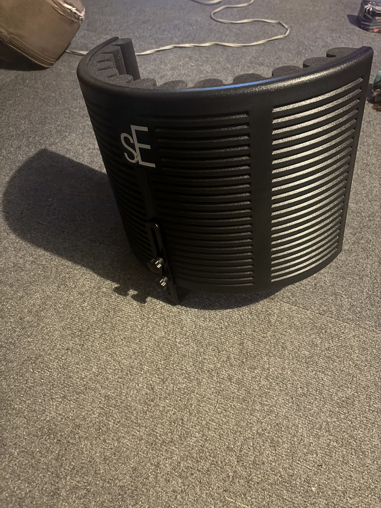 SE Electronics Recording Vocal Shield 