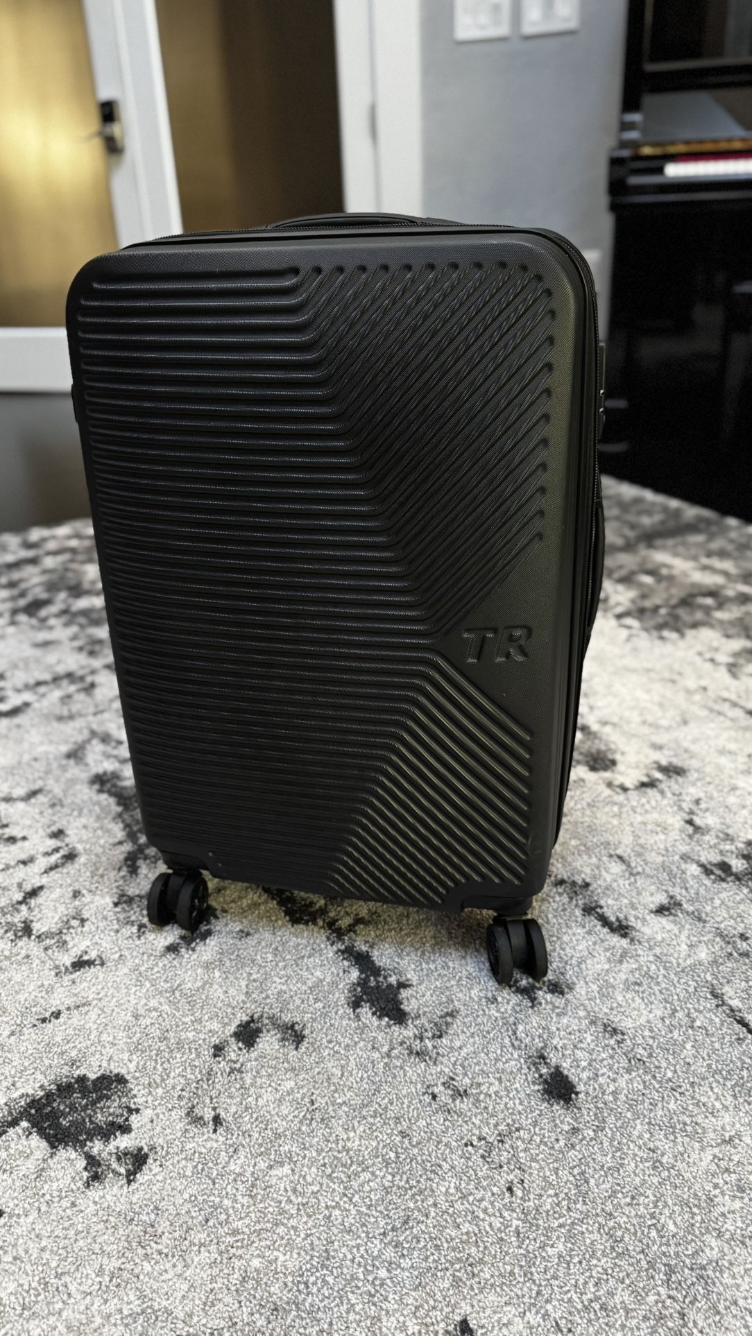 TR Hard-Case Suitcase