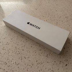 (New/unopened) Apple Watch SE 3 40mm Midnight Al