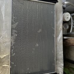 Taurus Police Interceptor 2.0L 3.5L Turbo radiator year 2010 to 2019