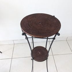 Wicker metal plant stand