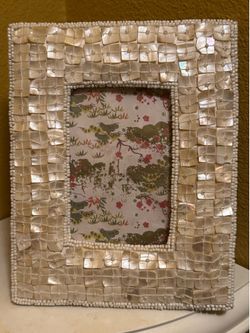 Shelled picture frame