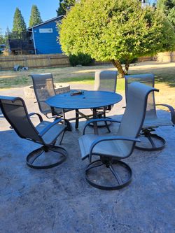 Outdoor table and chairs