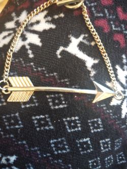 Arrow bracelet