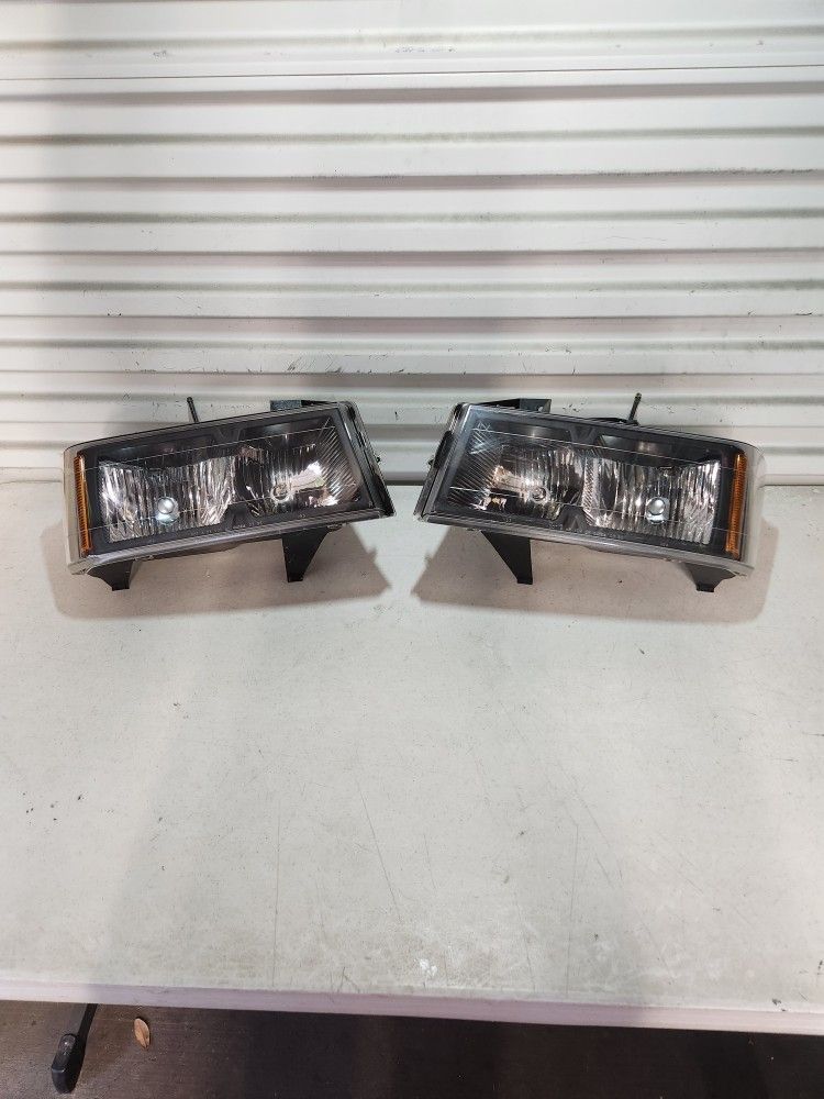 2004 To 2012 Chevy Colorado And GMC Canyon Headlights