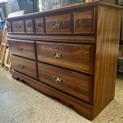 Lovely Chest of Drawers  $80/ OBO