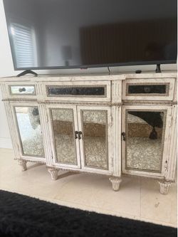 Mirrored entry table or console