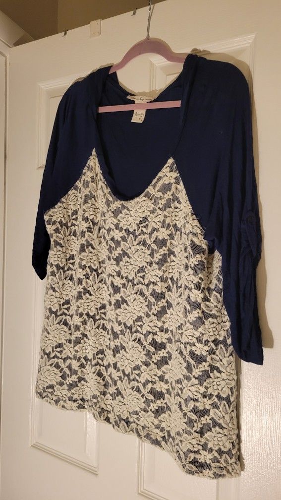 Womens PLUS SIZE 1X LACY HOODIE TOP