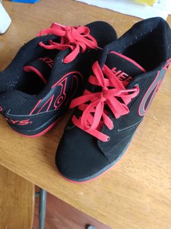 Boys Heelys - Size 7