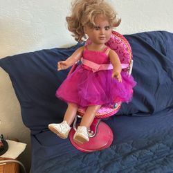 American Girl Doll With Salon Chair &  Book  Friends  Forever