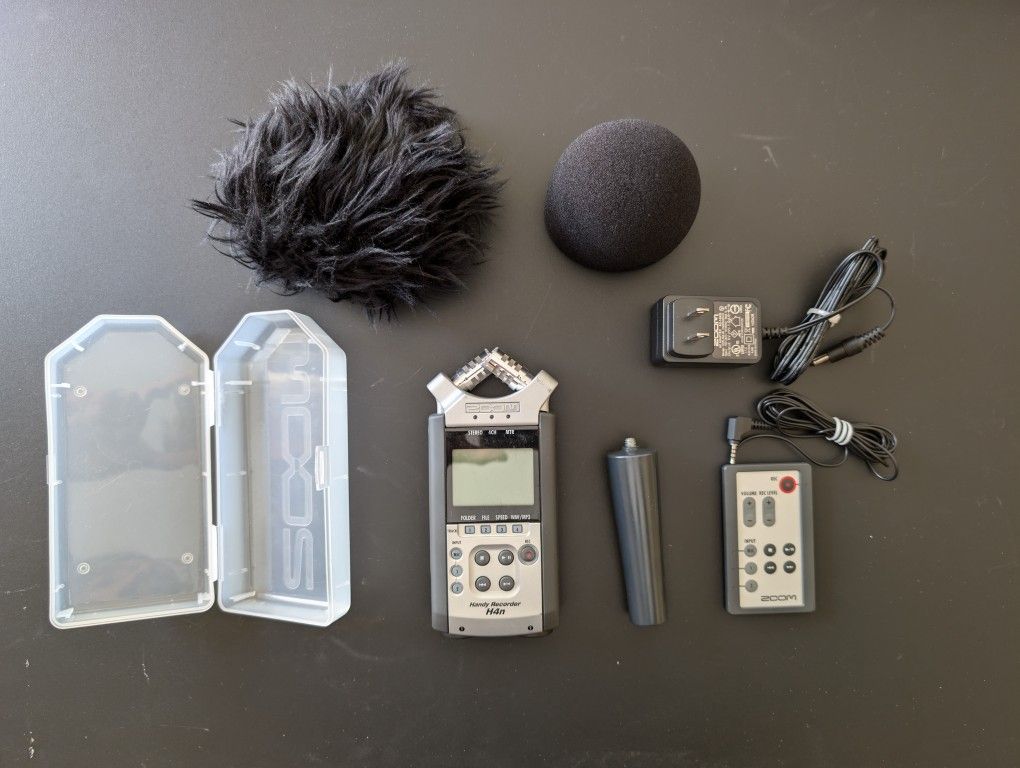 Zoom H4n 4-Channel Handy Recorder with Essential Accessories