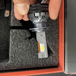 H1 LED Headlight Bulb, 10000 Lumens Super Bright LED Headlights Conversion Kit 6000K Glacier White 