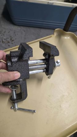 Small vise