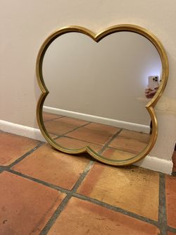 Gold Clover/Scalloped Edge Shaped Mirror