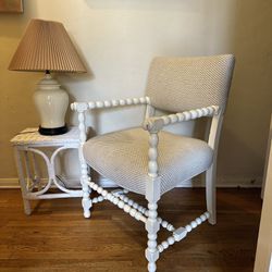 Vintage Accent Chair Side Table And Lamp 