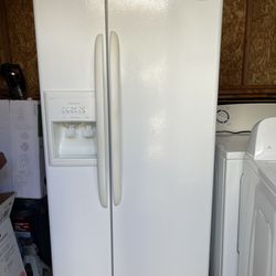 Kenmore Side by side Refrigerator