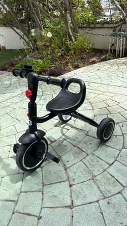 Three wheel toddler tricycle