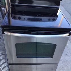 GE Electric Stove W/ Convention Oven 
