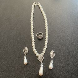 Pearl Pendant Set