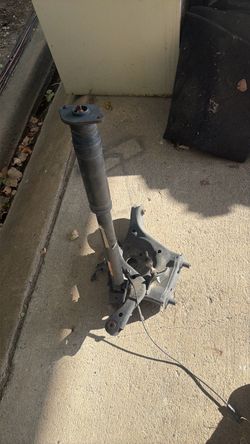 22 Nissan Sentra left rear knee suspension