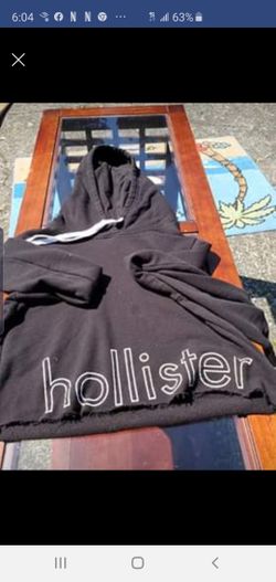 Hollister sweat shirt