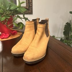 Timberland Female Boots Size 10