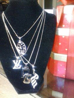 Signature design necklaces designs