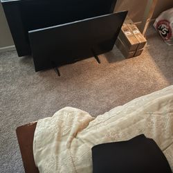 2  32” TVs 