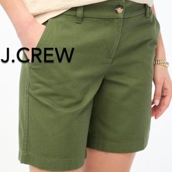🌞(NEW) (1 AVAILABLE) WOMEN’S J.CREW FACTORY GREEN 7” INSEAM CLASSIC CHINO SHORT - SIZE: 14 (LARGE)🌞