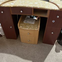 Manicure Table