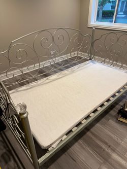 Twin Daybed