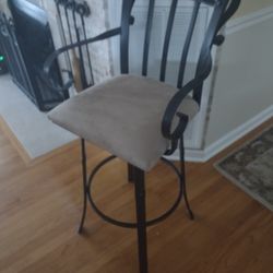 Swivel Bar stool