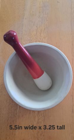 Mortar & Pestle Stoneware Set in Ombre Red-New