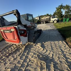 Bobcat Y Camion 