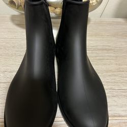 Rains boots 🥾.  Size. #10.    check my other offers.  