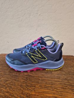 New Balance DynaSoft Nitrel v4 Trail Athletic Running Shoes 
Women's Size US 7.5
