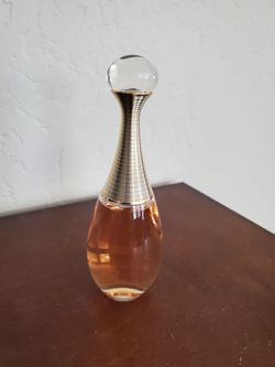 Women's perfume ( Dior)