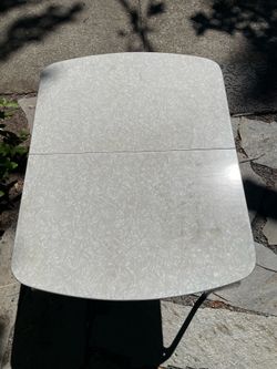 Beautiful 1950s table